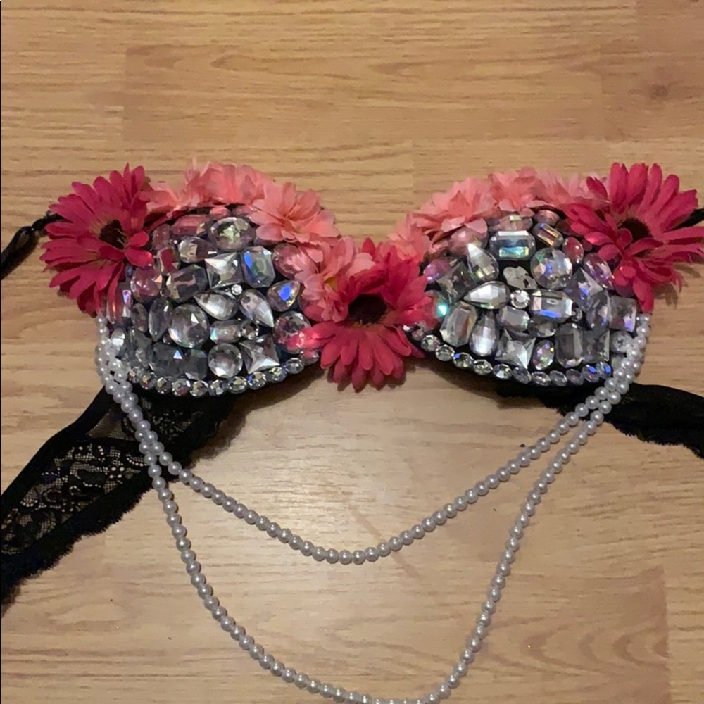 Rave bra